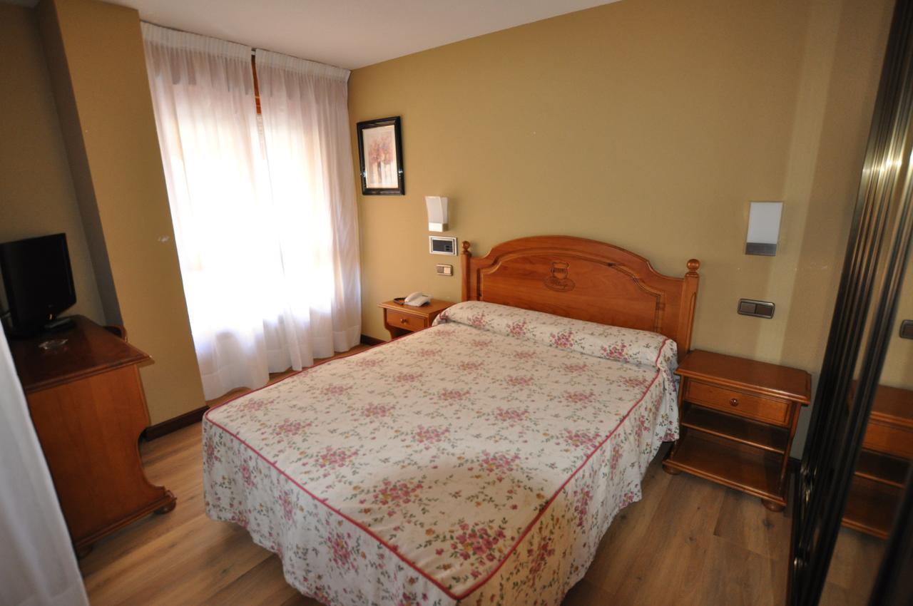 Hotel Pelayo Isla Bagian luar foto